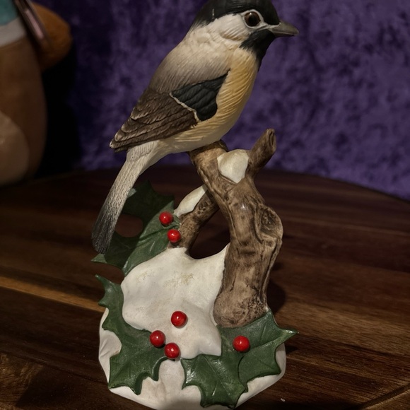 Chickadee with Holly Andrea by Sadek #7843 1981 with base Made in Japan - Picture 2 of 6
